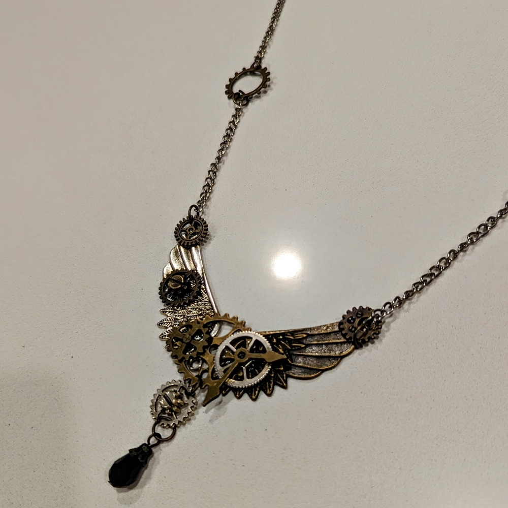 Gold tone steampunk necklace